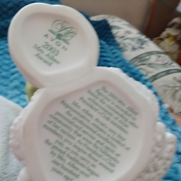 Mrs Albee figurine - Picture 2 of 2